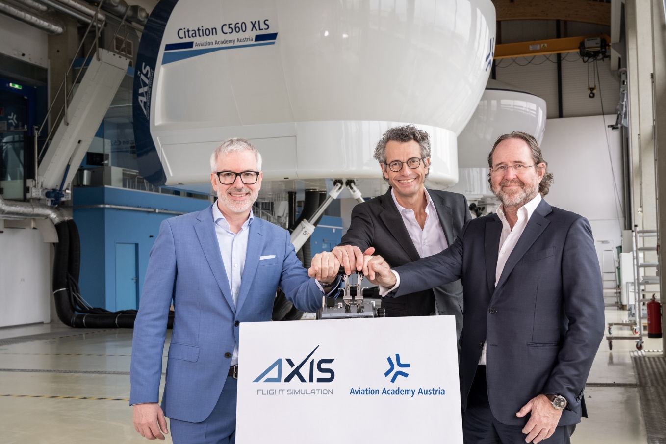 Axis and Aviation Academy Austria give full throttle with new Challenger 350 FFS