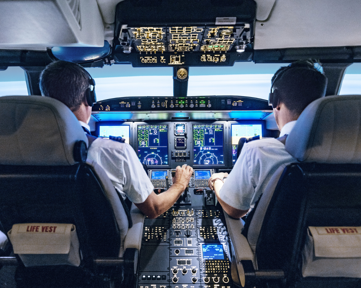 Top five things to consider when selecting a flight simulator