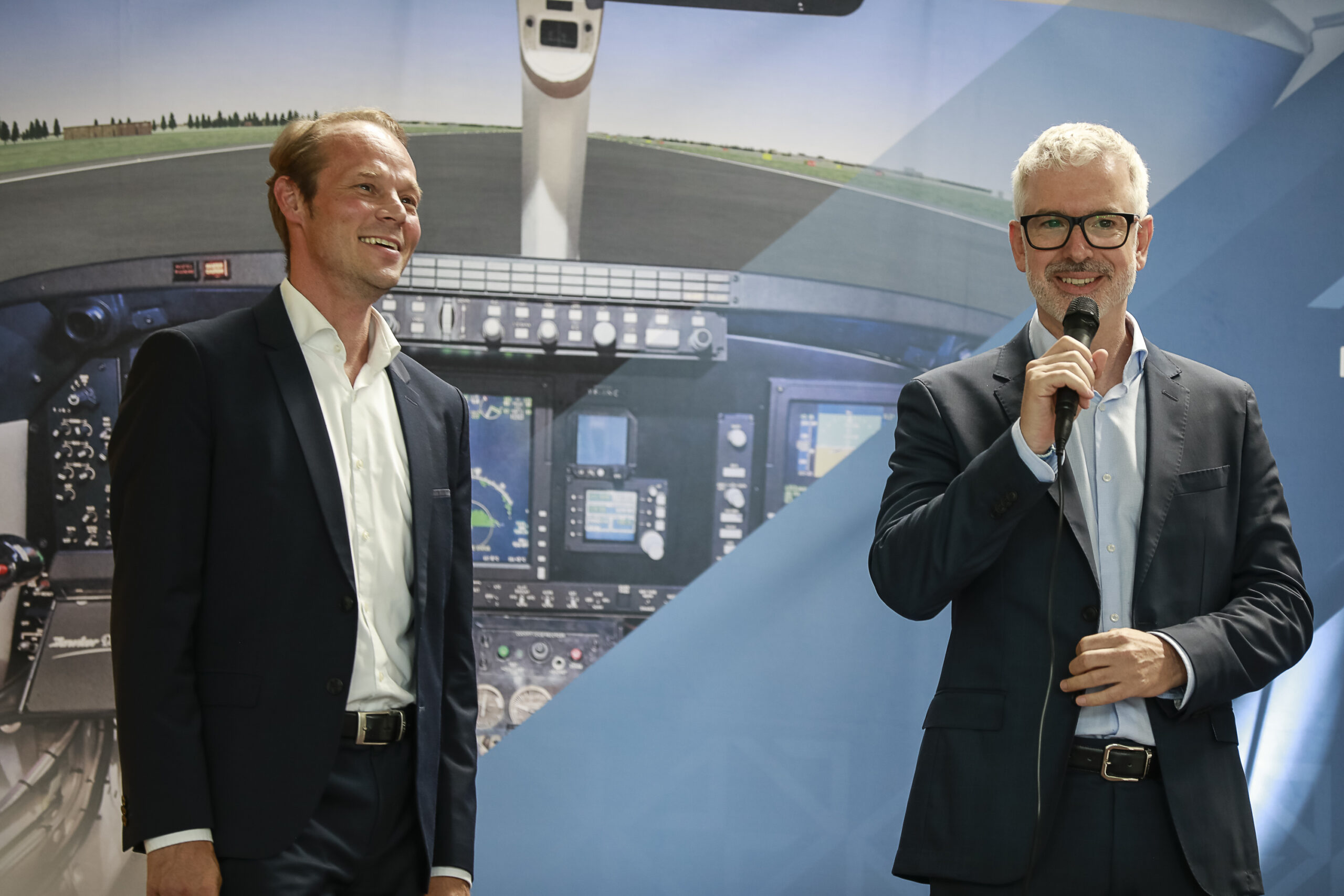 Working together to build tailored flight training solutions